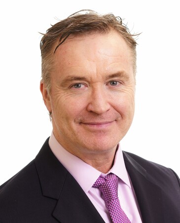 Headshot Mc Intyre Roger Cropped